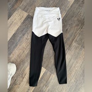 FirmAbs scrunch, butt cargo sculpt leggings size small never worn